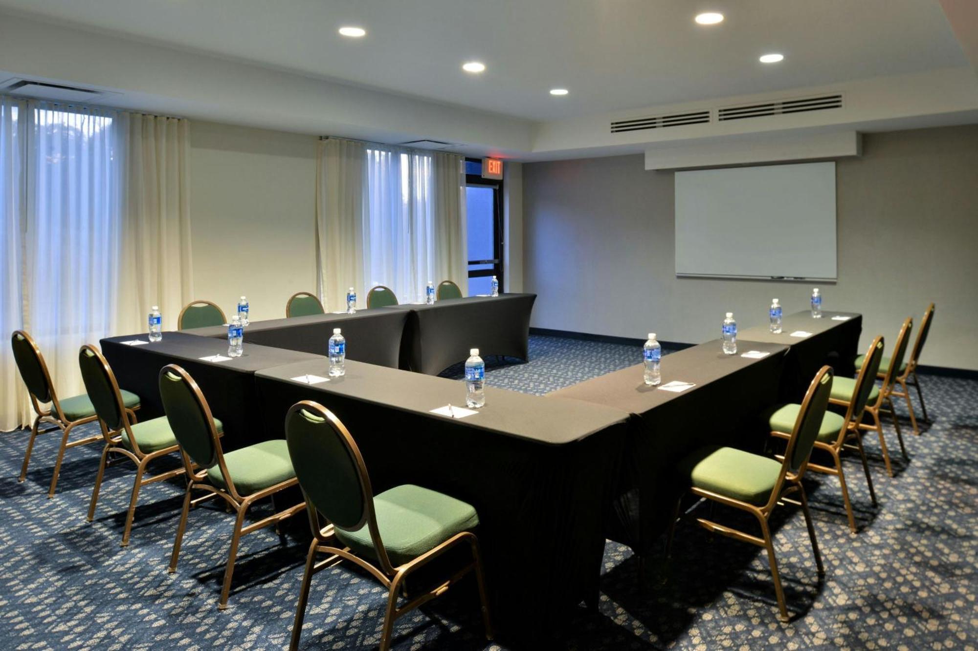 Courtyard By Marriott Harrisburg Hershey Dış mekan fotoğraf