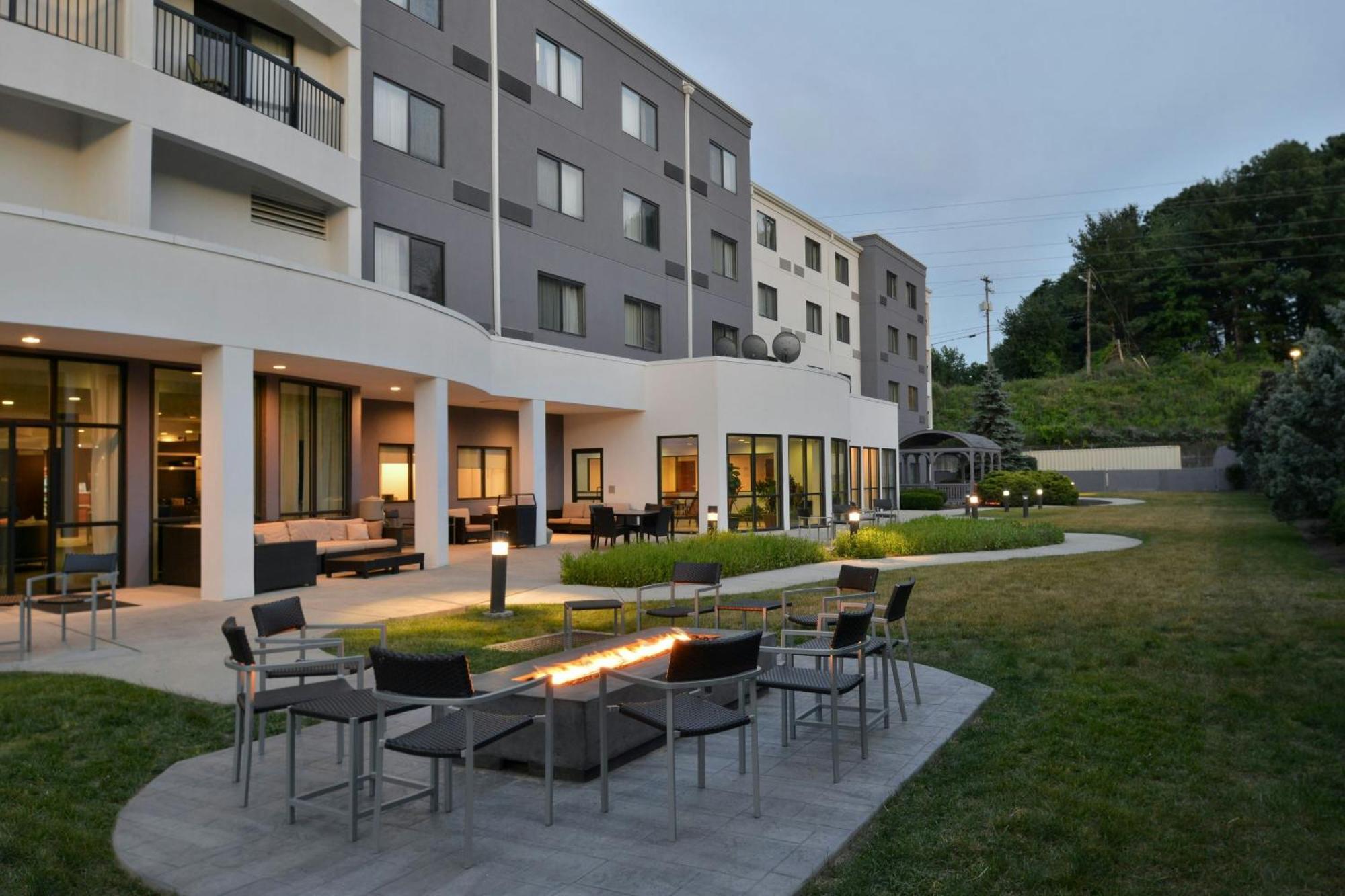 Courtyard By Marriott Harrisburg Hershey Dış mekan fotoğraf